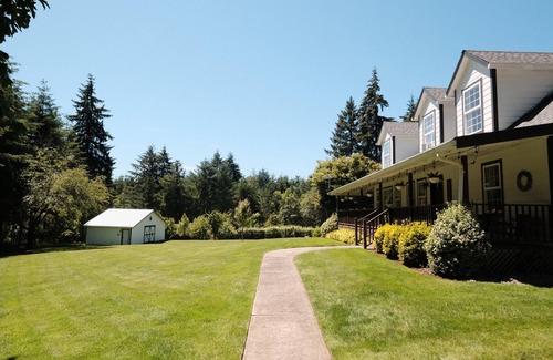 La Center House | Fully fenced 3 acre home, 7 minutes from ilani casino!