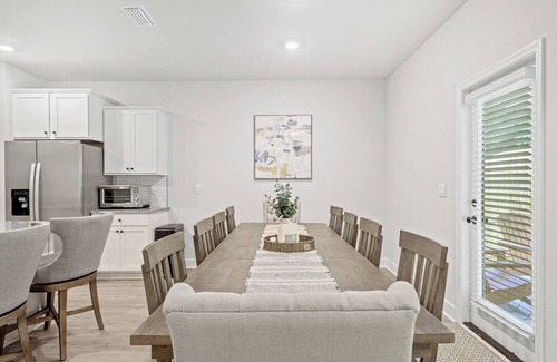 Tallahassee House | Fully-Fenced Backyard! Perfect for Families/Groups