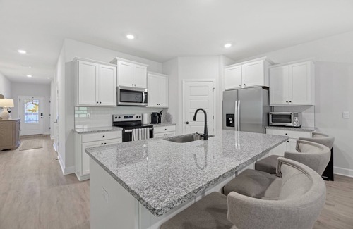 Tallahassee House | Fully-Fenced Backyard! Perfect for Families/Groups