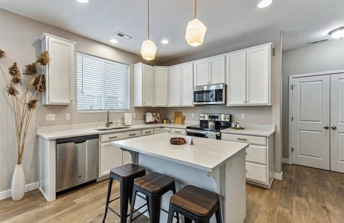 American Fork House | Fully Fenced, Grass Backyard, Pet Friendly!