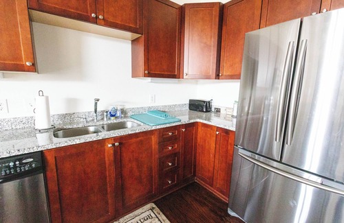 Winston - Salem Condo | Fully furnished 1 br condo at SOA 5 mins from Salem College and DTWS