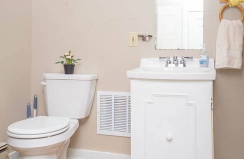 Brattleboro Apartment | Fully furnished 2 bdr apartment