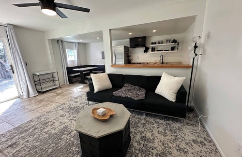 Spring Valley Apartment | Fully Furnished and Cozy 1 bd/1 ba Flat in Serene Neighborhood- 12 mins to DTSDn
