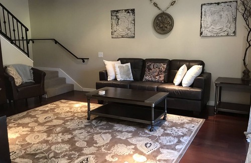 Clairemont House | Fully Furnished, beach close, close to freeways, hospitals, colleges!