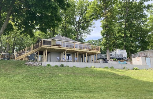 Greenville Cabin | Fully furnished cabin overlooking scenic Wabasis Lake