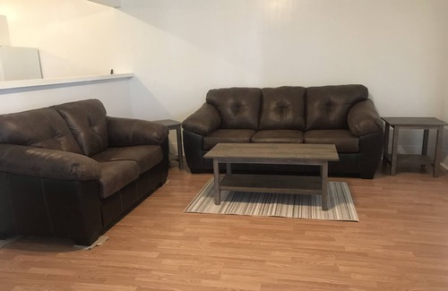 Sweetwater House | Fully furnished duplex in quiet neighborhood