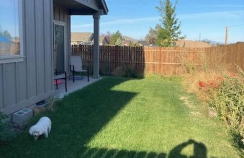 Redmond House | Fully furnished home in nice neighborhood