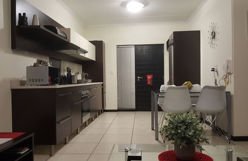 Greater Johannesburg Metropolitan Area Apartment | Fully furnished modern two bed roomed apartement to let