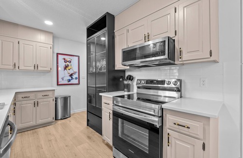 Lee's Summit House | Fully Furnished, Newly Remodeled, 3-bedroom home near downtown Lee's Summit