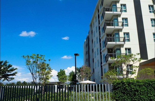 Su Thep Condo | FULLY FURNISHED TOP FLOOR NEAR THE CITY