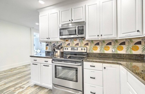 Mount Pleasant House | Fully Loaded Home ~ Kid Friendly ~ Outdoor Space