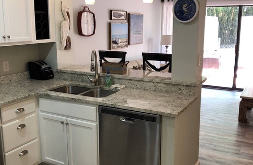 Hilton Head Island Villa | Fully remodeled, block to beach. 2-story, first floor entry, park at front door
