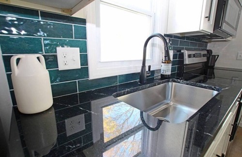 East Irondequoit House | Fully Remodeled 1BR Tiny Home