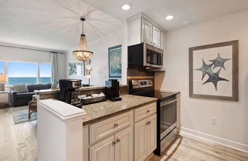 Fernandina Beach Condo | Fully Remodeled 5th-Floor Sandcastles Villa with Ocean Views!