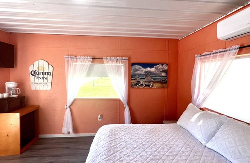 Joplin RV Rental | Fully Remodeled Beach Cabana