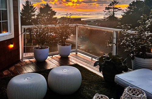 Pacific Beach House | Fully Remodeled Beach View Home Sleeps 12