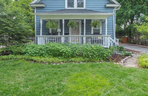 Williams Bay Cottage | Fully remodeled Cozy Cottage centrally and conveniently located to Lake Geneva.