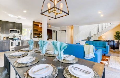 Allied Gardens House | ✈Fully Remodeled Mansion Pool/Jacuzzi☀