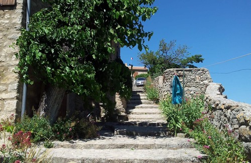 Mollans-sur-Ouveze House | Fully renovated village house, Drôme Provençale near Ventoux, Climbing