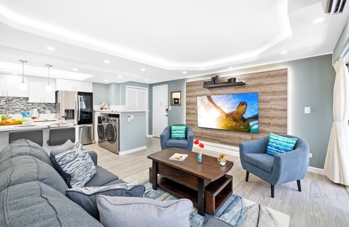 Waikiki Condo | Fully Renovated 2BR/2BA Near Waikiki Beach+Parking