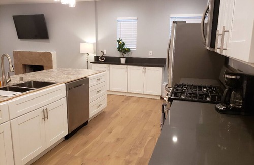 Pico - Robertson House | Fully renovated 3 bedrooms on Pico and Robertson!
