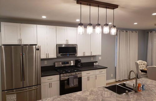 Pico - Robertson House | Fully renovated 3 bedrooms on Pico and Robertson!