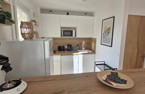 Boulouris-sur-Mer Apartment | Fully renovated 35 m2 studio 2 minutes from the beach.
