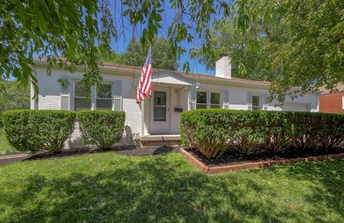 Overland Park House | Fully renovated 4 bedroom home in Downtown Overland Park!