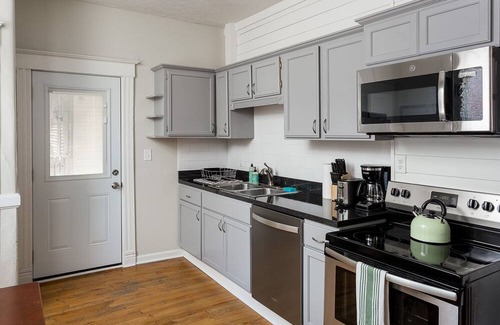 Tyler Park Apartment | Fully renovated 4BR Bardstown /Highlands!