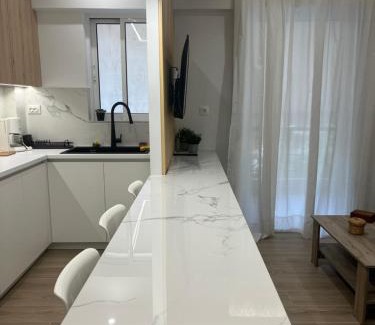 Nafpaktos Apartment | -Fully Renovated- A cozy and warm place at the beach of Gribovo