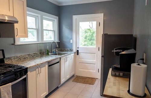 Fairfax Apartment | Fully Renovated Apartment Right Off Murray Trail, 15 Minutes to Downtown Cincy