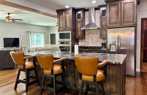 Anderson House | Fully Renovated Farm Home near Clemson and Anderson.