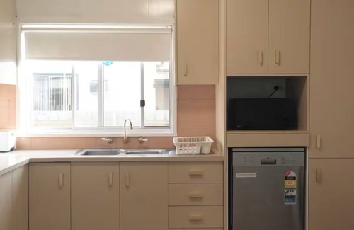 Traralgon House | Fully renovated peaceful home.