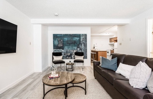 East Kootenay Condo | Fully RENOVATED Studio | Ski In/Ski Out: Closest Condo to Lift | Pool & Hot Tubs