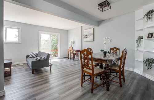 Exeter House | Fully Renovated Townhouse with New Foosball Table!