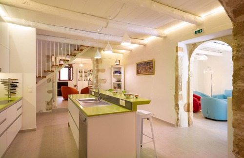 Old Town Rethymnon Villa | Fully Renovated, Walking distance to Everything, w/Heated Pool & BBQ!