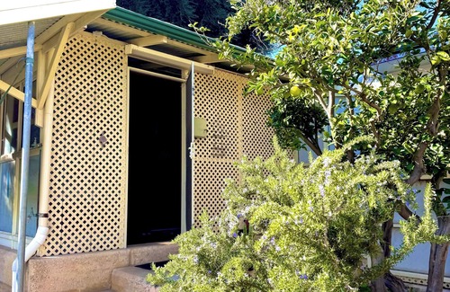 East Fremantle House | Fully self contained Granny Flat, East Fremantle nRARE OPPORTUNITY!