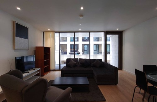 Docklands Apartment | Fully Serviced One Bed Apartment in RW
