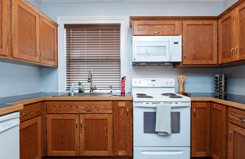 Oneonta Apartment | Fully Stocked Kitchen, AC, Wi-Fi, W/D, Near Baseball and Walk to Downtown