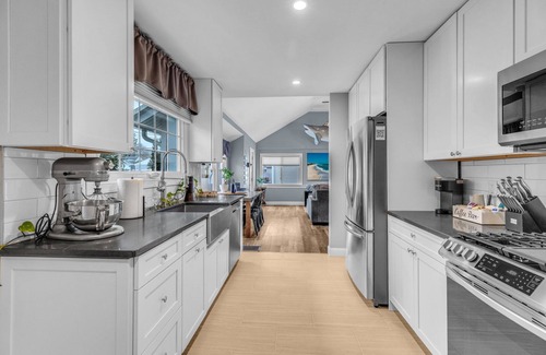 Devon House | Fully Updated Home near Wildemere Beach, Walk to Water, Pet Friendly