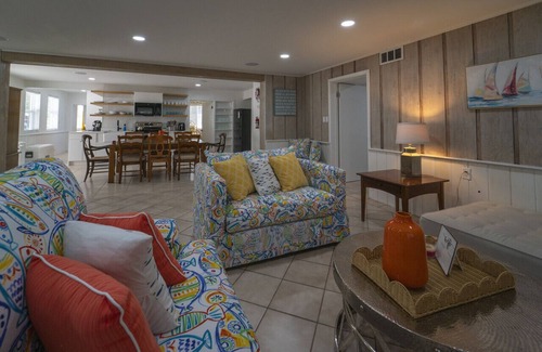 Anglers Park House | Fully updated Keys home with pool