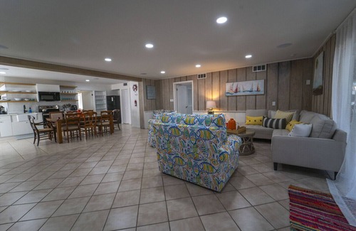 Anglers Park House | Fully updated Keys home with pool