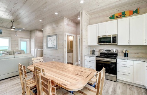Fulton House | Fulton Breeze! Waterfront, Pool, Private Hottub, Walk to Restaurants and Pier