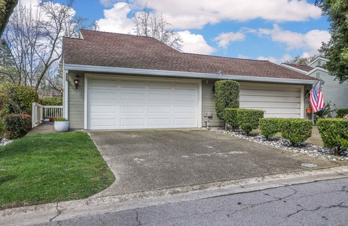Roseville House | Fun 3B/2.5B+Pool Escape—Lots of Attractions Nearby