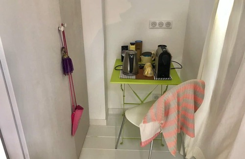 Uzes House | Fun and Funky Townhouse with Terrace in heart of in Uzès