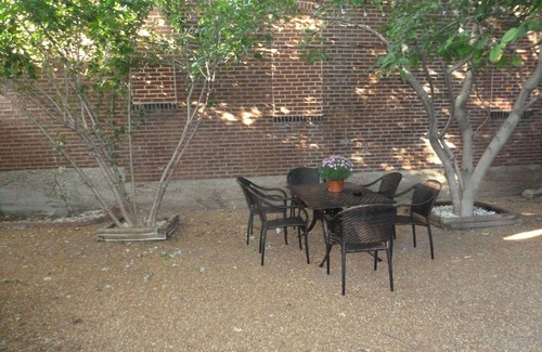 Soulard House | Fun and walkable area, sleeps 9, private parking and patio, newly renovated!