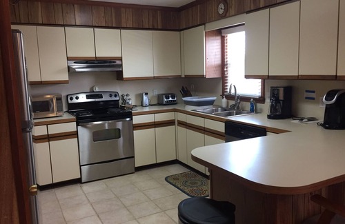 Holden Beach House | FUN BEACH GETAWAY! Beach Access Across the Street/Fully Equipped Kitchen