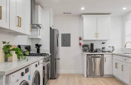 Alhambra House | Fun City Escape15mins2DowntownLA