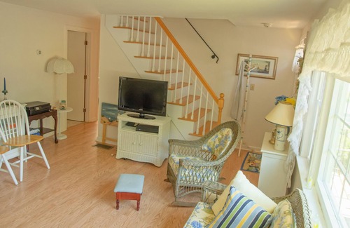 Teaticket House | Fun, Clean, Family House on Cape Codd
