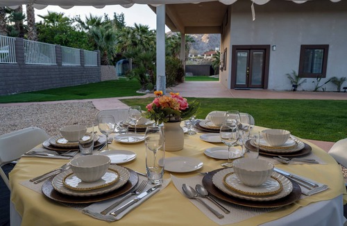 Palm Desert House | Fun & Comfy Retreat-7BR,sleeps 16+, Pool, Spa, BBQ, Pickleball,Game Room & More.